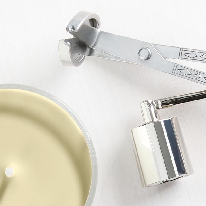 Yankee Candle French Vanilla, Scented Candle, 14.5oz 3-Wick Candle Jar with up to 40 Hours Burn Time, Giftable