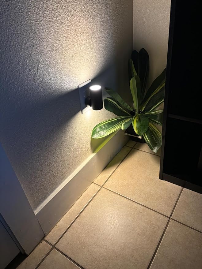 LED Night Light Plug into Wall, 0-300LM Adjustable Brightness,Light Sensor,Daylight 5000K,Dimmable Night Light for Hallway Bedroom Stairway, 4 Pack