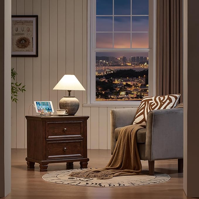 Farmhouse Nightstand with Charging Station, Rustic Low Night Stand with 2 Drawers, Mid-Century Modern End Table with 4 Square Solid Wood Legs, Small Dresser for Bedroom, Home, Walnut