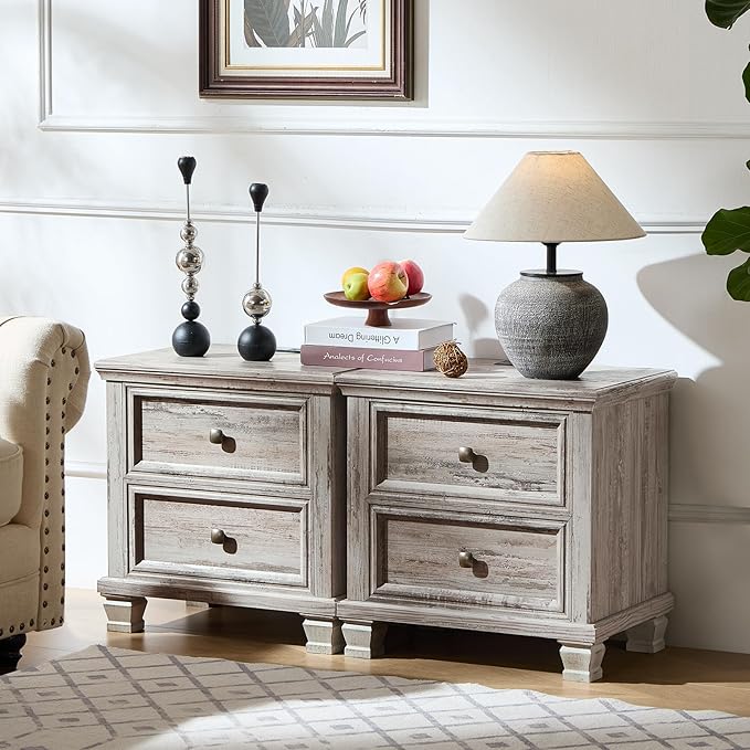 Farmhouse Nightstand with Charging Station, Rustic Low Night Stand with 2 Drawers, Mid-Century Modern End Table with 4 Square Solid Wood Legs, Small Vintage Dresser for Bedroom, Home, Grey