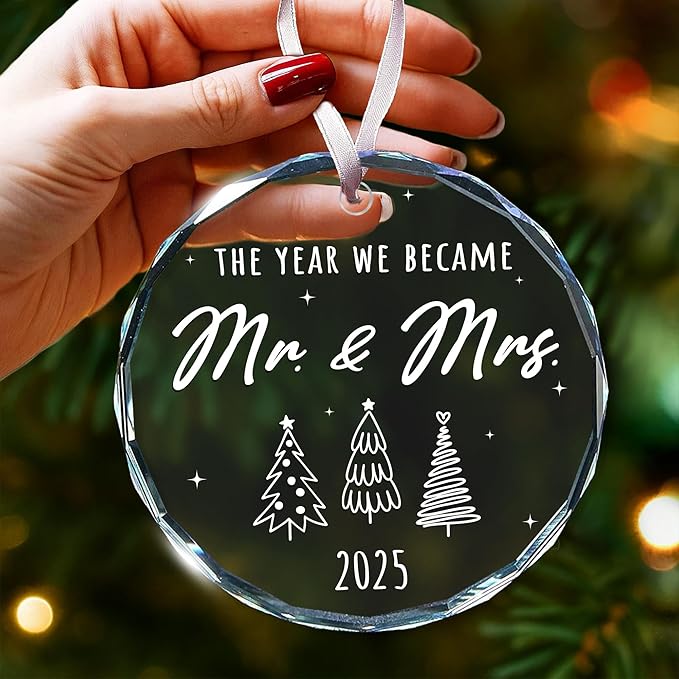 Wedding Ornament 2025 - First Christmas Married Ornament 2025, Elegant Mr and Mrs Gifts, Unique Wedding Gift for Couples, Perfect Ornaments Gifts For Just Married Couples, gifts for Newlywed Christmas