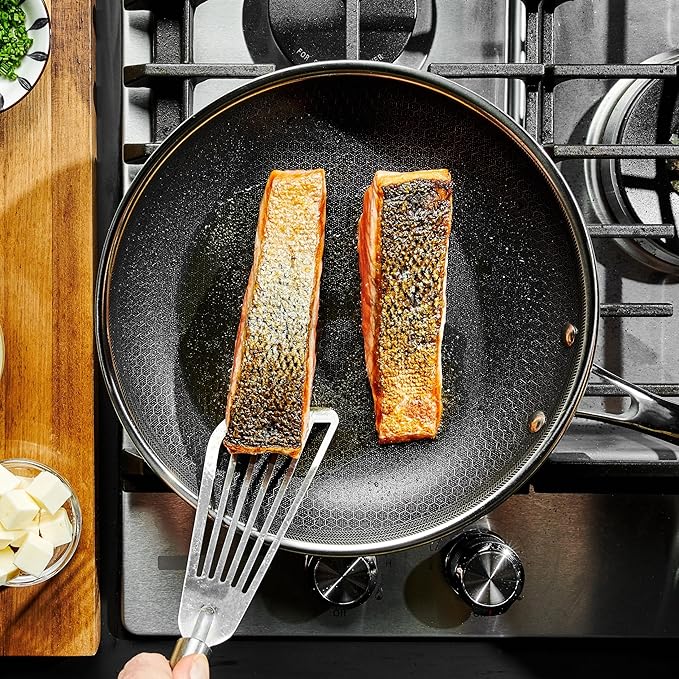 HexClad Hybrid Nonstick 10-Inch Frying Pan with Tempered Glass Lid, Stay-Cool Handle, Dishwasher-Friendly, Oven-Safe Up to 900°F, Induction Ready, Compatible with All Cooktops